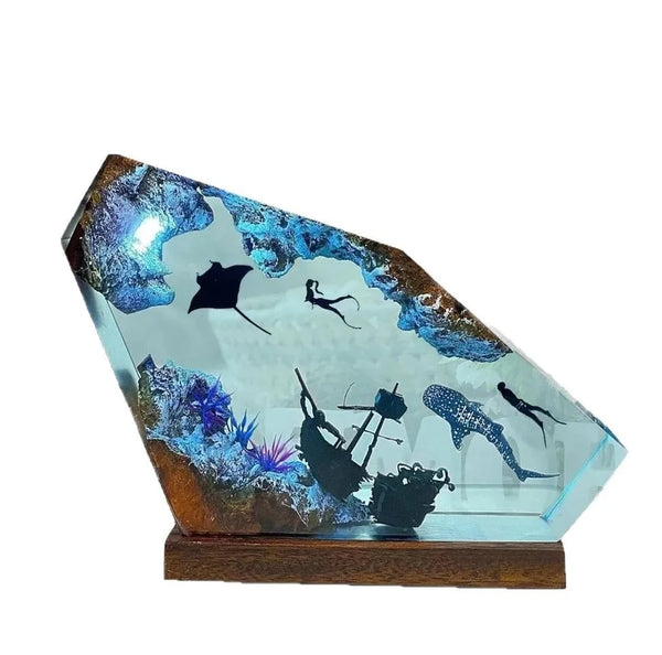 ZZ Deep Ocean Landscape Epoxy Resin Wooden Lamp Diver With Whale Shark Manta Ray Unique Atmosphere Light Desktop Ornament Gift